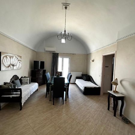 Veldi Art - Kamari Beach Apartment Fira  Zewnętrze zdjęcie