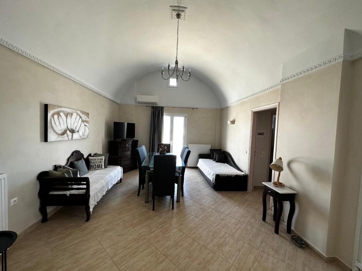 Veldi Art - Kamari Beach Apartment Fira  Zewnętrze zdjęcie