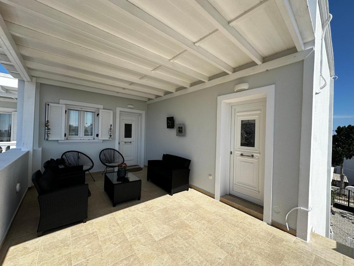 Veldi Art - Kamari Beach Apartment Fira  Zewnętrze zdjęcie