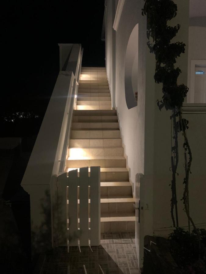 Veldi Art - Kamari Beach Apartment Fira  Zewnętrze zdjęcie