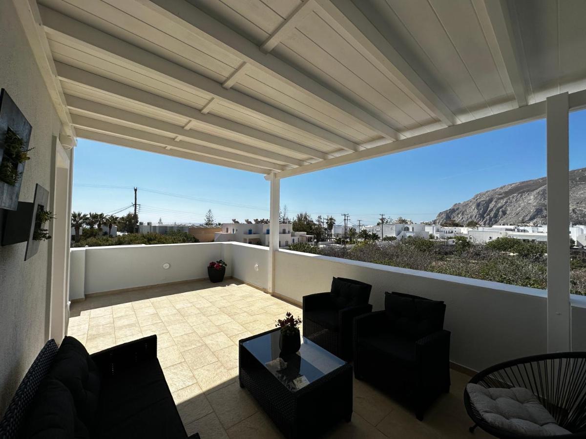 Veldi Art - Kamari Beach Apartment Fira  Zewnętrze zdjęcie