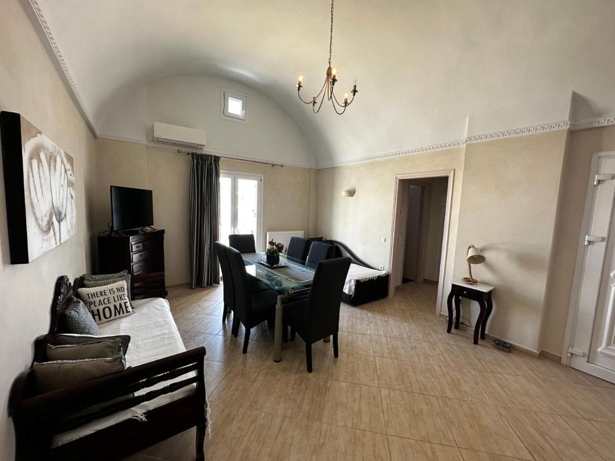 Veldi Art - Kamari Beach Apartment Fira  Zewnętrze zdjęcie
