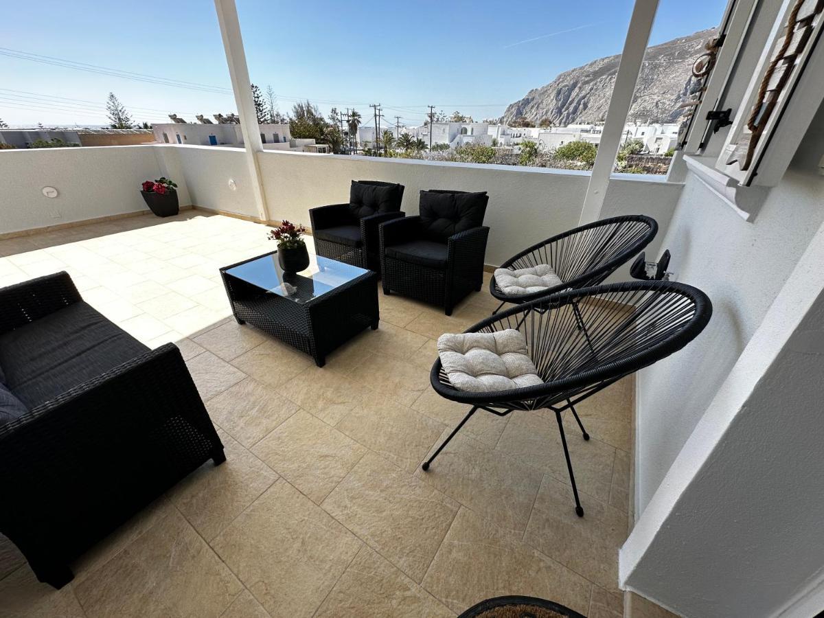 Veldi Art - Kamari Beach Apartment Fira  Zewnętrze zdjęcie