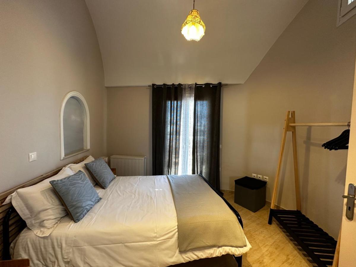 Veldi Art - Kamari Beach Apartment Fira  Zewnętrze zdjęcie