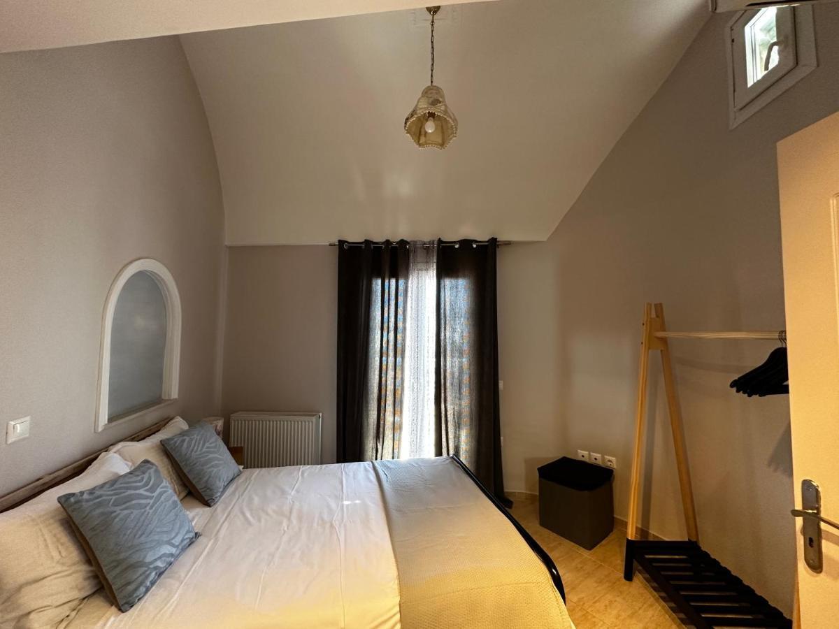 Veldi Art - Kamari Beach Apartment Fira  Zewnętrze zdjęcie