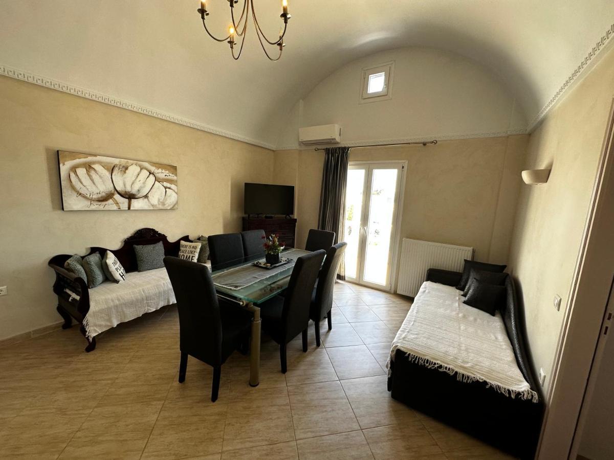 Veldi Art - Kamari Beach Apartment Fira  Zewnętrze zdjęcie