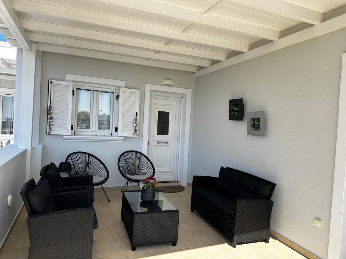 Veldi Art - Kamari Beach Apartment Fira  Zewnętrze zdjęcie
