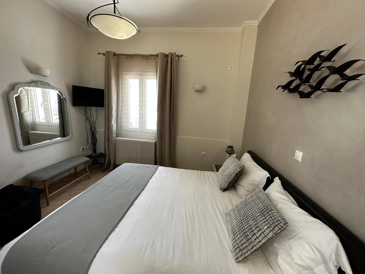 Veldi Art - Kamari Beach Apartment Fira  Zewnętrze zdjęcie