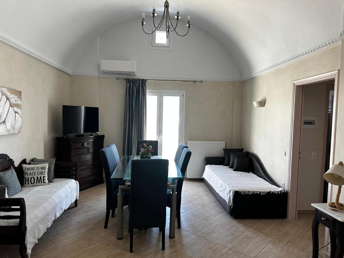 Veldi Art - Kamari Beach Apartment Fira  Zewnętrze zdjęcie