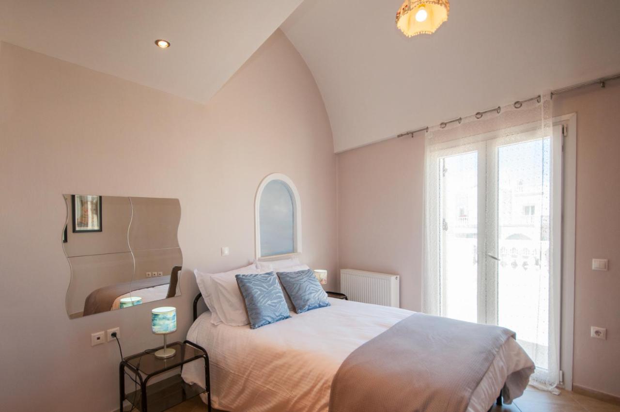 Veldi Art - Kamari Beach Apartment Fira  Zewnętrze zdjęcie