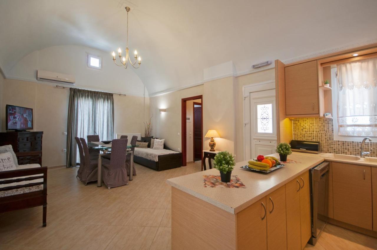 Veldi Art - Kamari Beach Apartment Fira  Zewnętrze zdjęcie