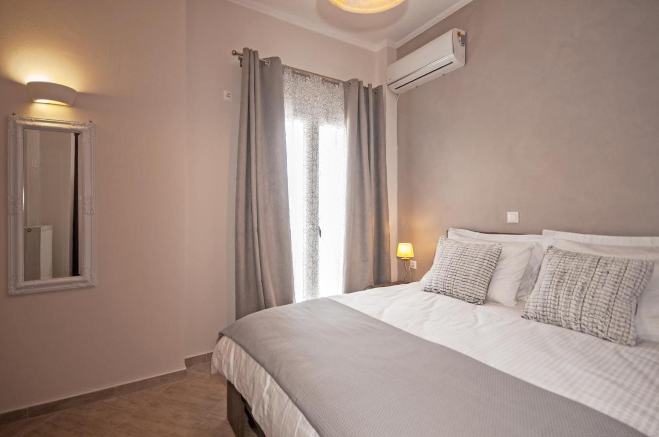 Veldi Art - Kamari Beach Apartment Fira  Zewnętrze zdjęcie
