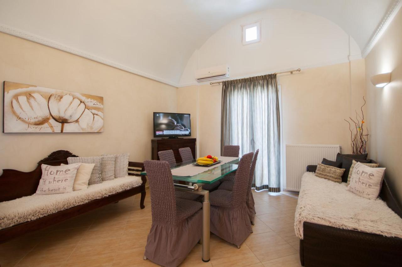 Veldi Art - Kamari Beach Apartment Fira  Zewnętrze zdjęcie
