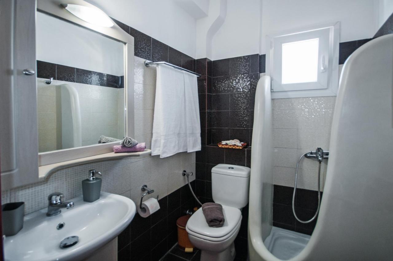 Veldi Art - Kamari Beach Apartment Fira  Zewnętrze zdjęcie